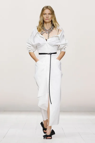 Look 9